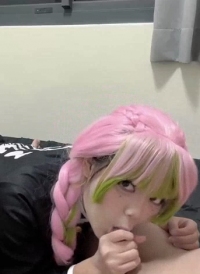 顶级BBW吊钟大奶萝莉鲜「鮮奶茶」，【Cosplayer系列】《鬼灭之刃》甘露寺蜜璃的柔软身体