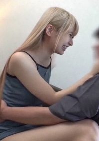 A杯平胸女大学生奈奈酱，与深爱的男友甜蜜到爆的生插入性爱 FC2PPV-4755715