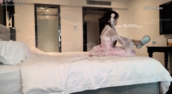 出轨偷情人妻带嫂子到酒店无套内射太爽了把纯洁小嫂子开发成人尽可夫的小荡妇 高冷外表下藏着一颗骚动的心4