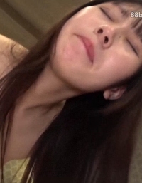 才20岁却已经努力带孩子的超级美**系人妻 FC2PPV-4809245